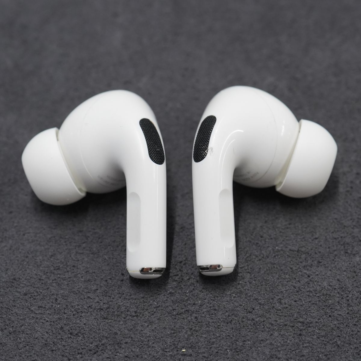 Apple AirPods Pro ワイヤレスイヤホン USED美品 第一世代 耐汗 耐水