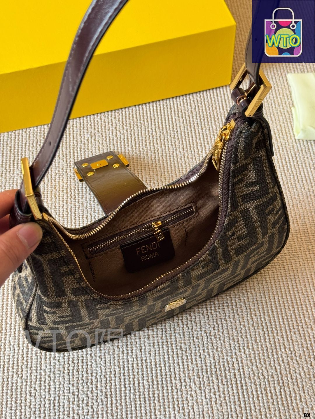【FENDI 】フェンディ ズッカ柄 ハンドバック 楽天市場】FENDI フェンディ O Lock Zip Shoulder Bag