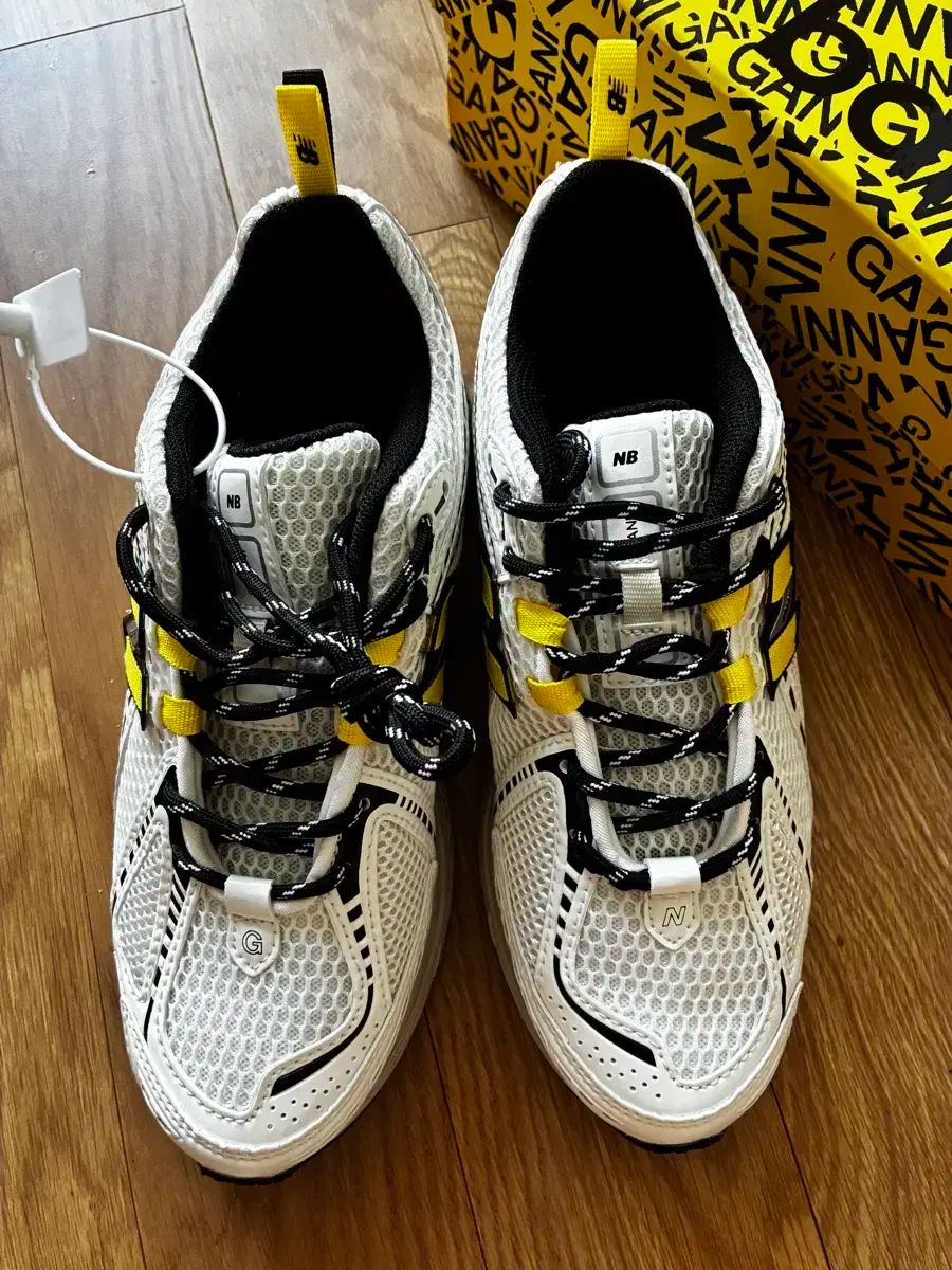 New Balance ニューバランス x GANNI ガニー 240