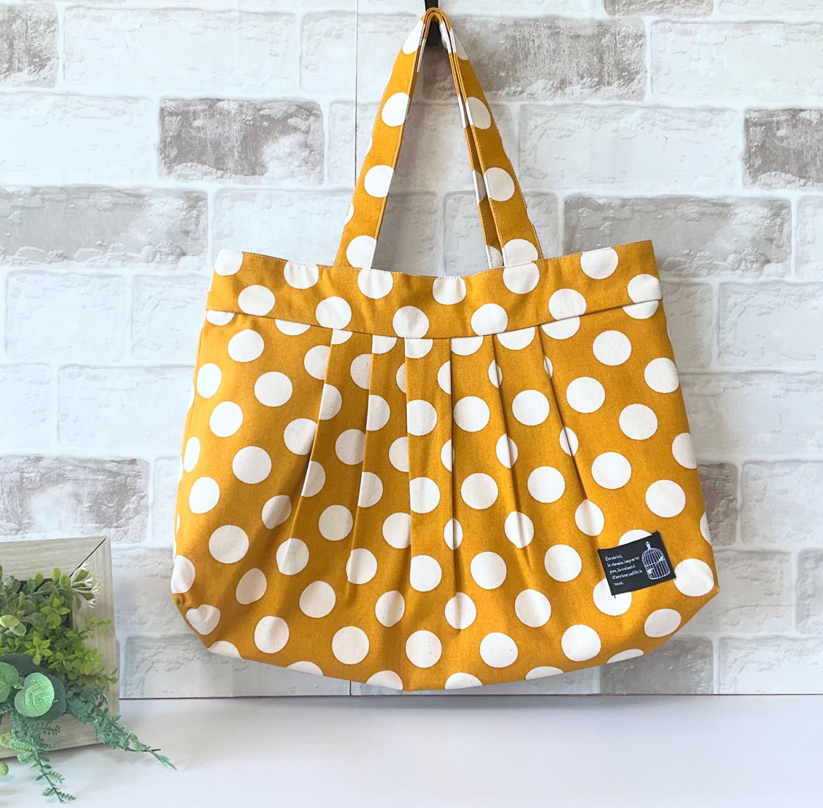 たっぷり入る♡ドット柄トートbag | iichi 日々の暮らしを心地よくする 