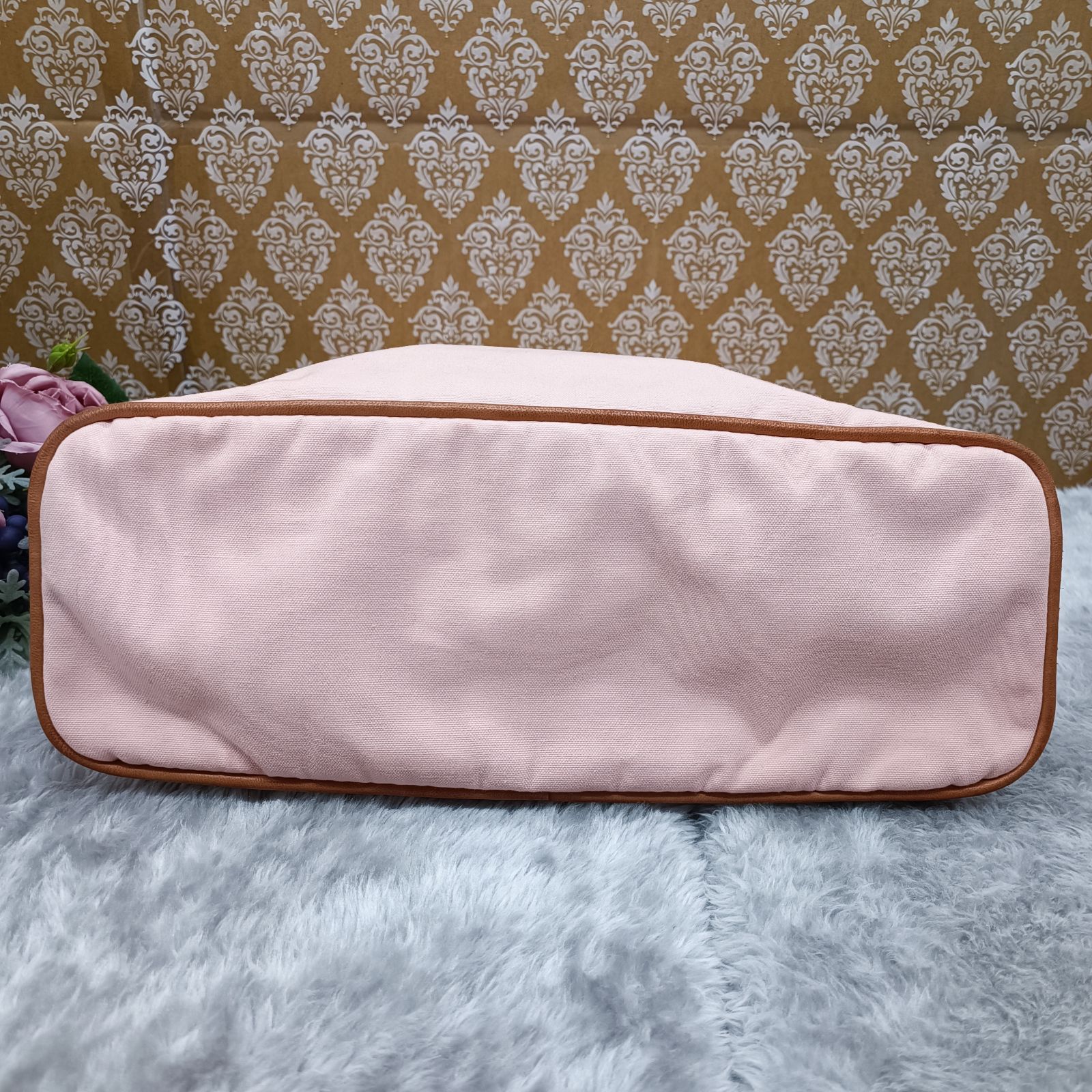 ピンク