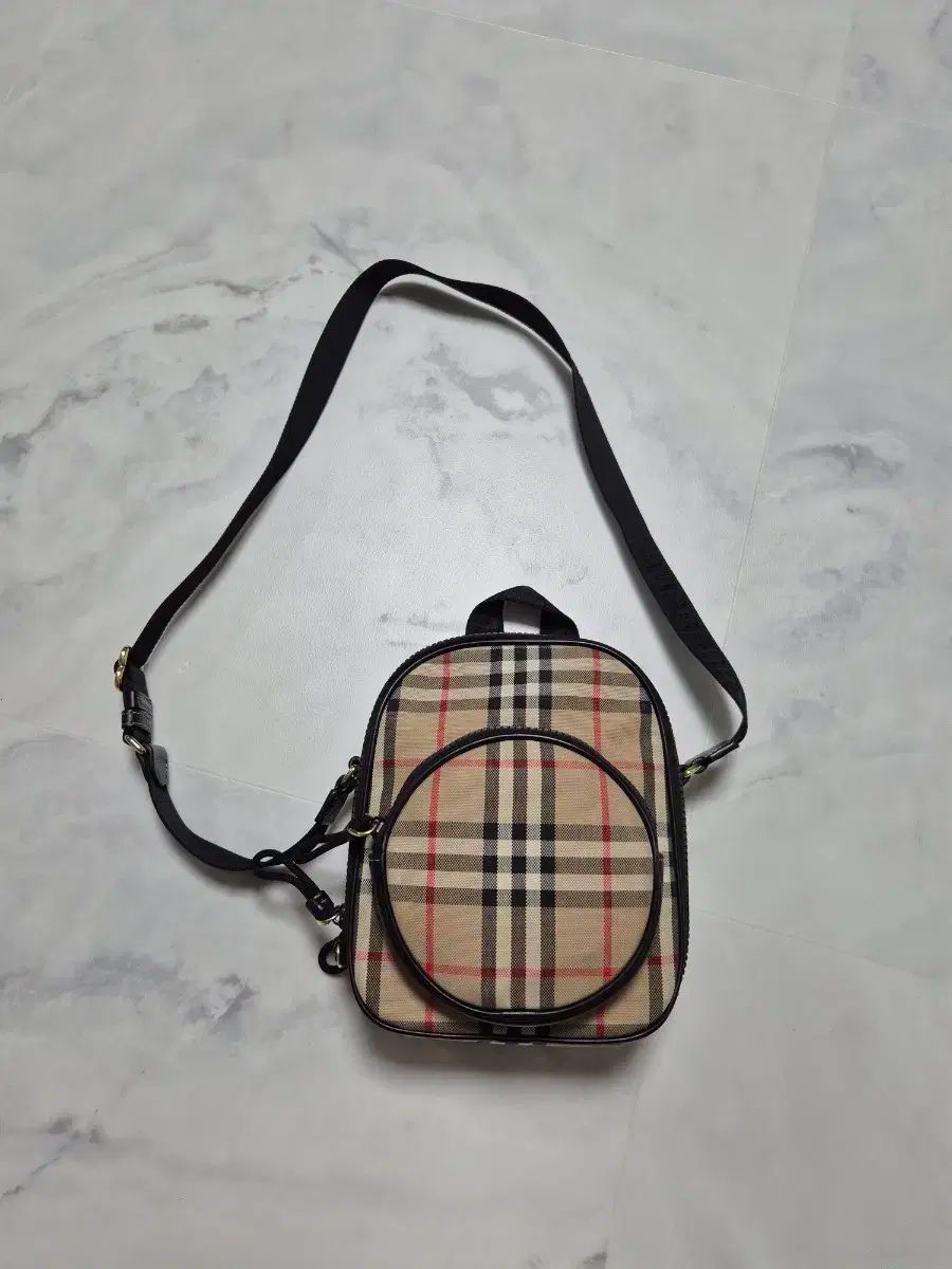 正規品 バーバリー クロスボディーバッグ