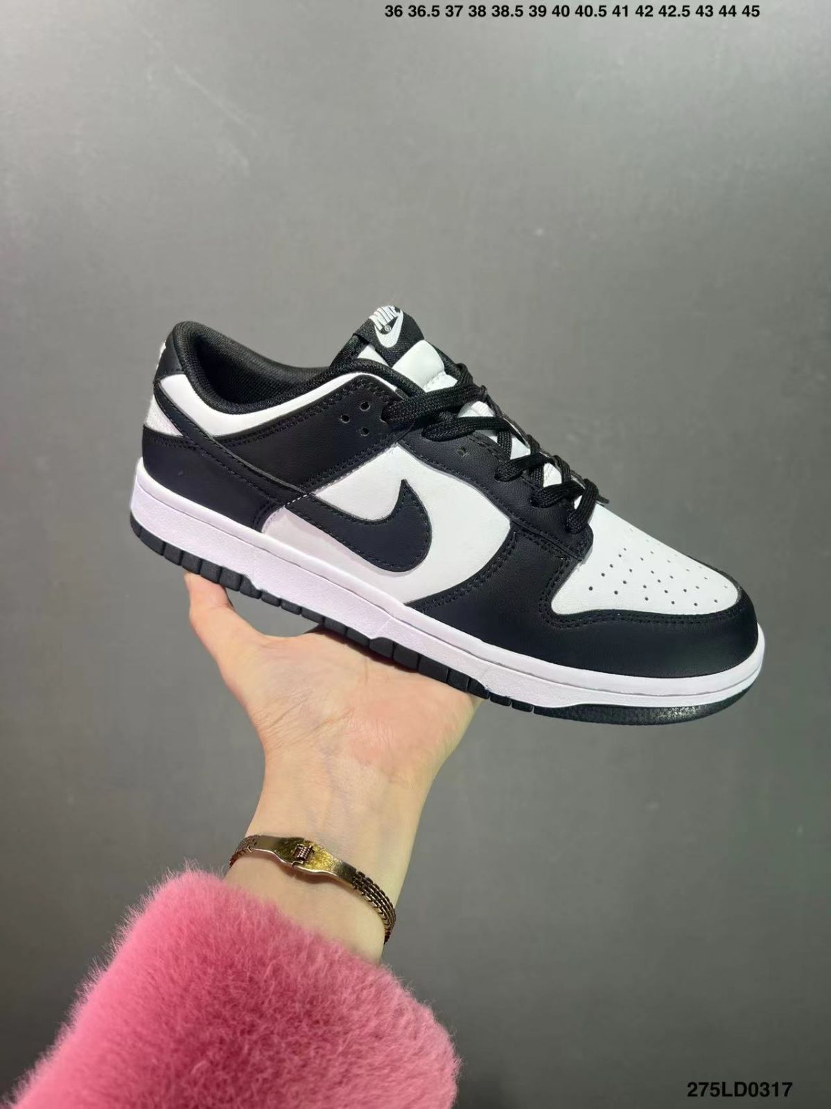 ❤️最終値下❤️げ新品  Nike ZoomAir  Futura Laboratories x Dunk SB Low スニーカー 男女兼用 並行輸入品