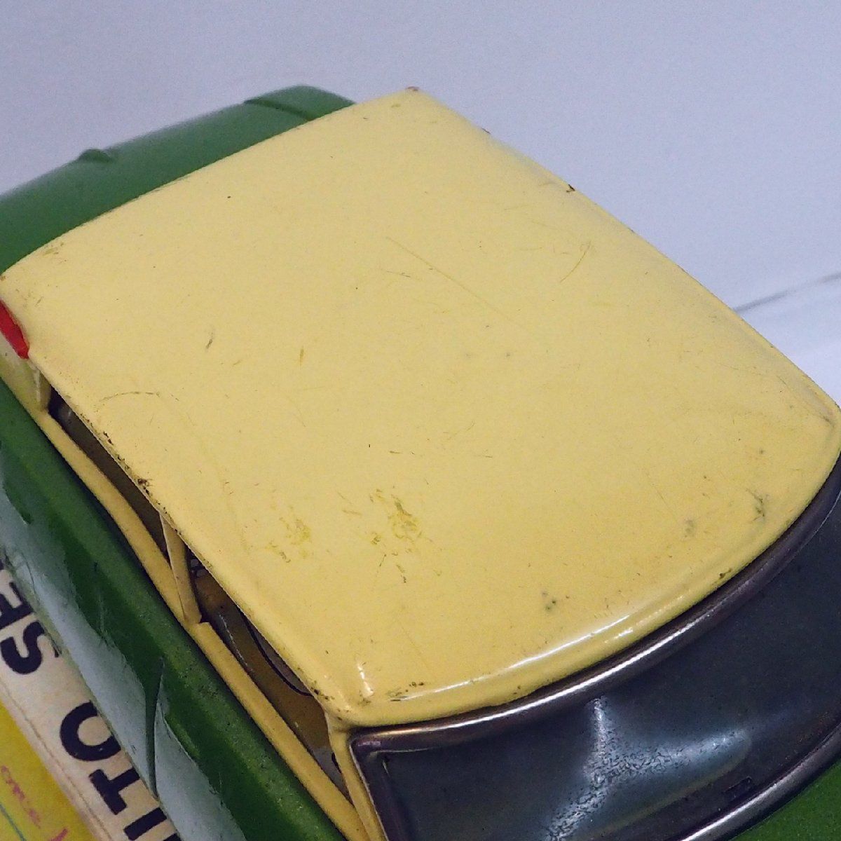 萬代屋 赤箱 740【CITROEN DS19 シトロエン 黄緑】ブリキ
