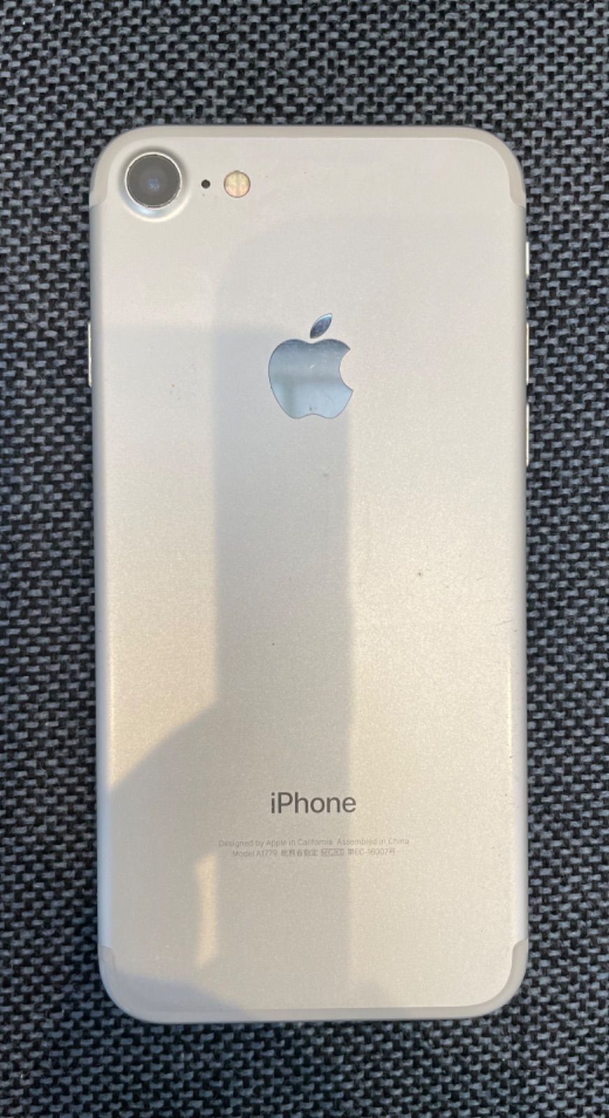 Apple iPhone 7 本体 シルバー 128GB K373 - メルカリ