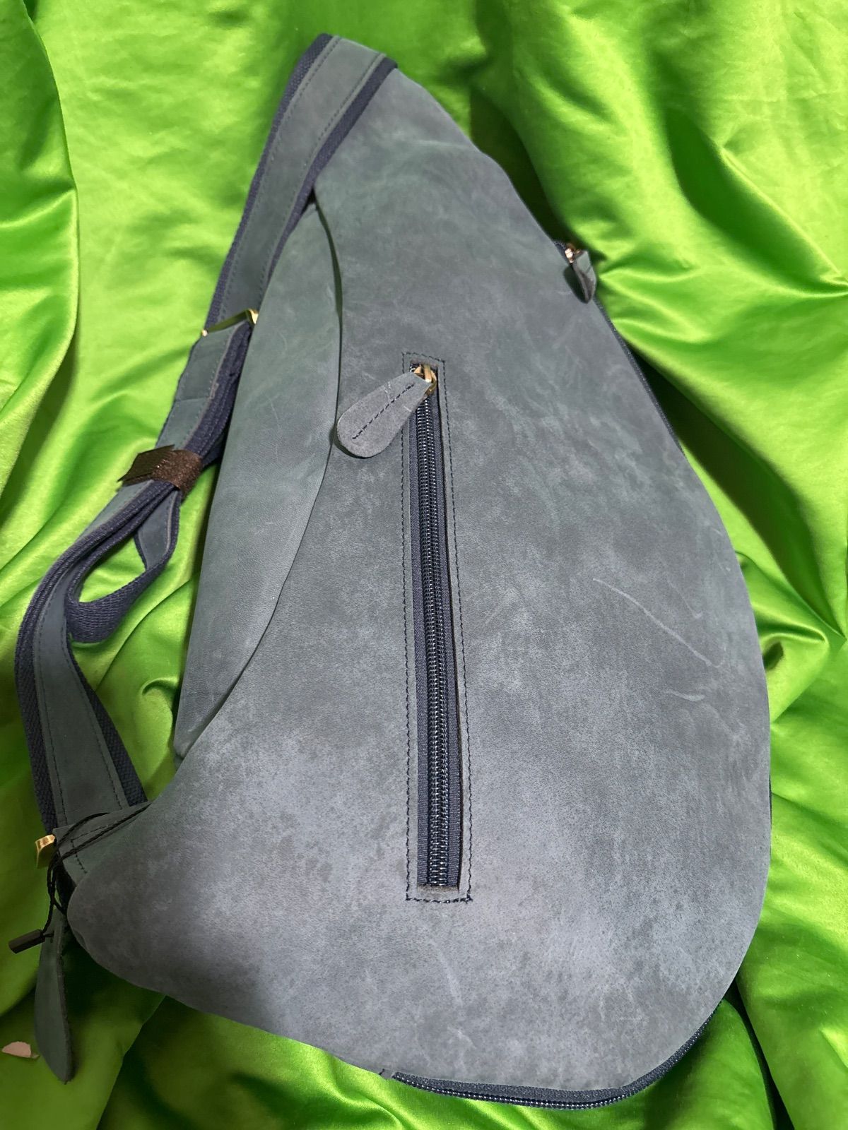 斜めがけ ボディバッグ