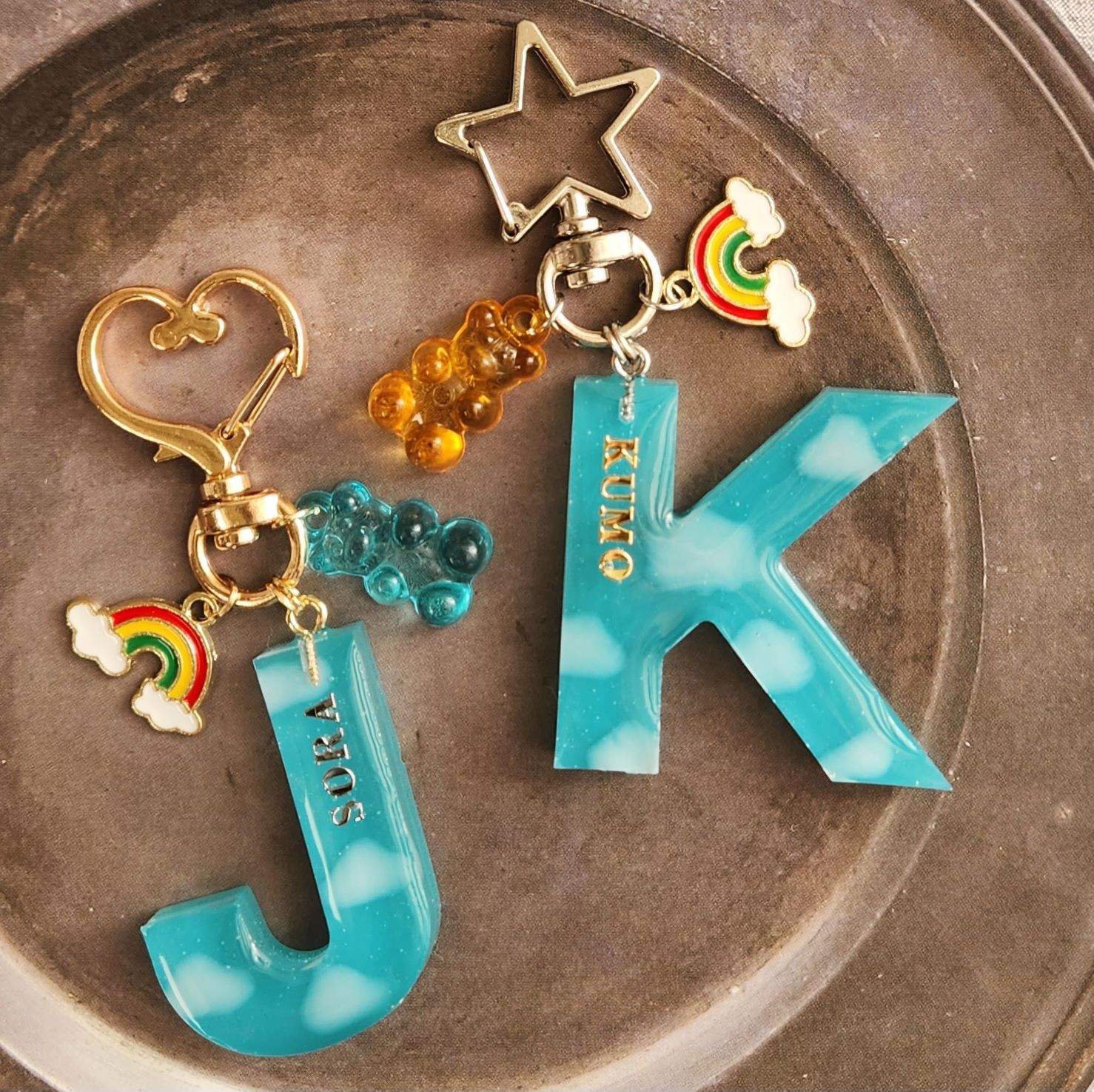 イニシャルレジンキーホルダー オーダー専用 チェリークォーツ♡シェル♡金箔 レジンイニシャルキーホルダー