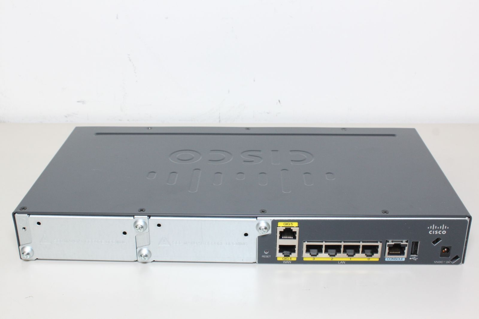 Cisco C841M-4X 起動確認のみ ジャンク品-