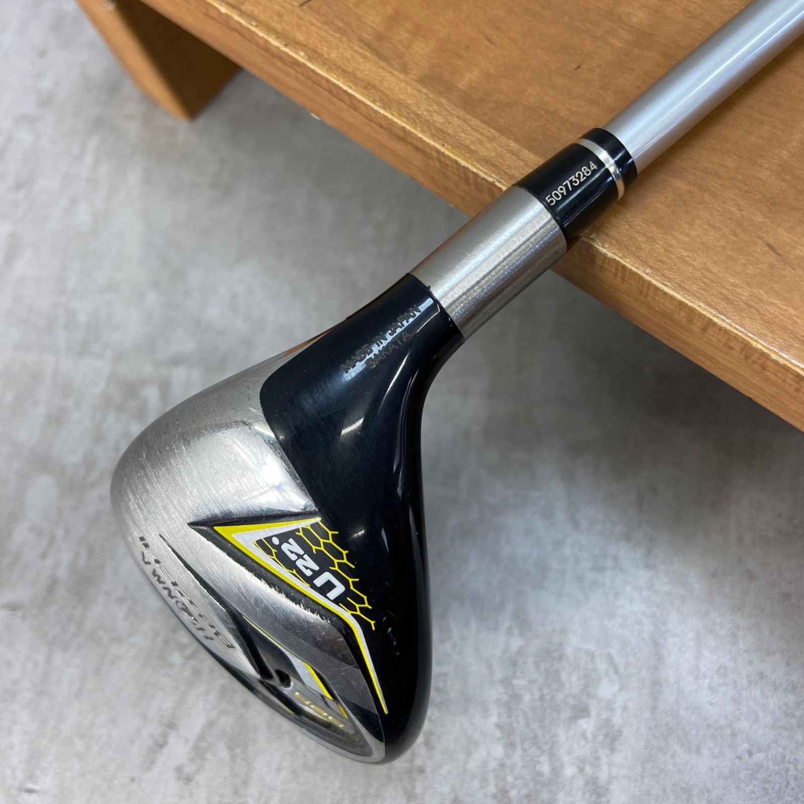 HONMA　ホンマ　BeZEAL　525　ビジール　メンズゴルフUT　カーボン　R　22°　右利き用　ユーティリティー　39.5インチ　C-9　約332g HONMA ホンマ BeZEAL 525 ビジール メンズゴルフUT カーボン R
