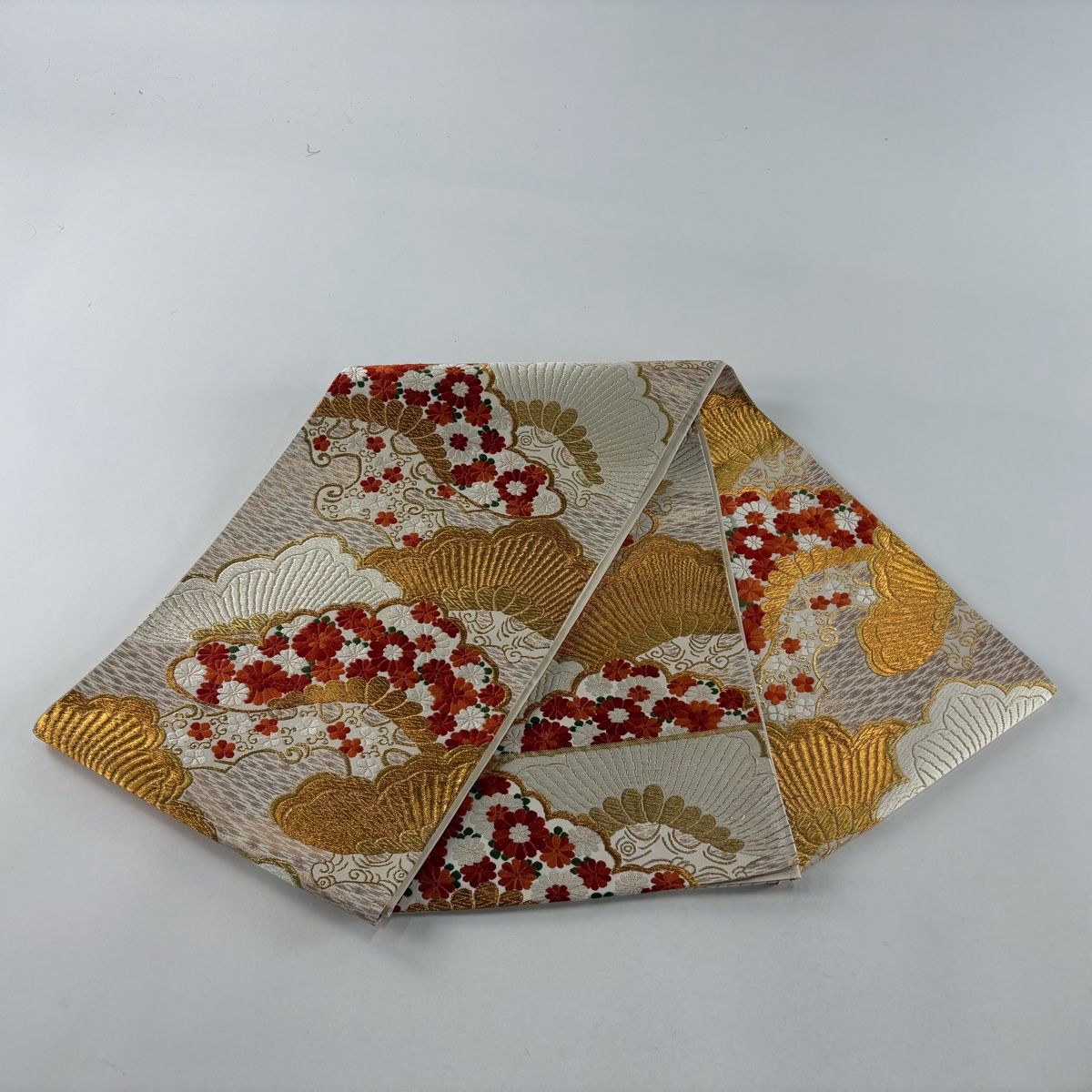 袋帯 逸品 河合美術織物 落款 笠松 草花 金糸 箔 クリーム 六通