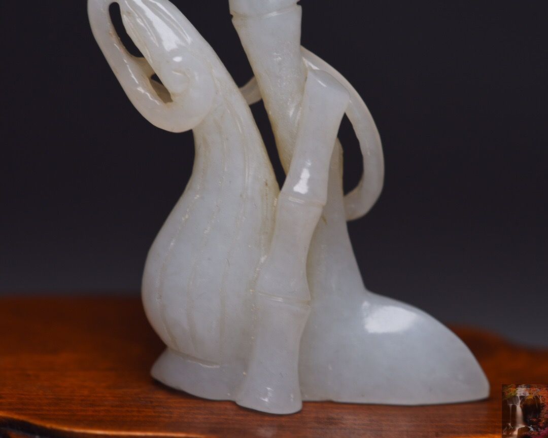 旧家蔵出し古玉 和田玉細密彫 高古件 透空彫 根付 裝身具 置物 賞物 古美術品 旧家蔵出し 和田玉細密彫 高古件 透空彫 力二 八方來財 招財 置物 賞物