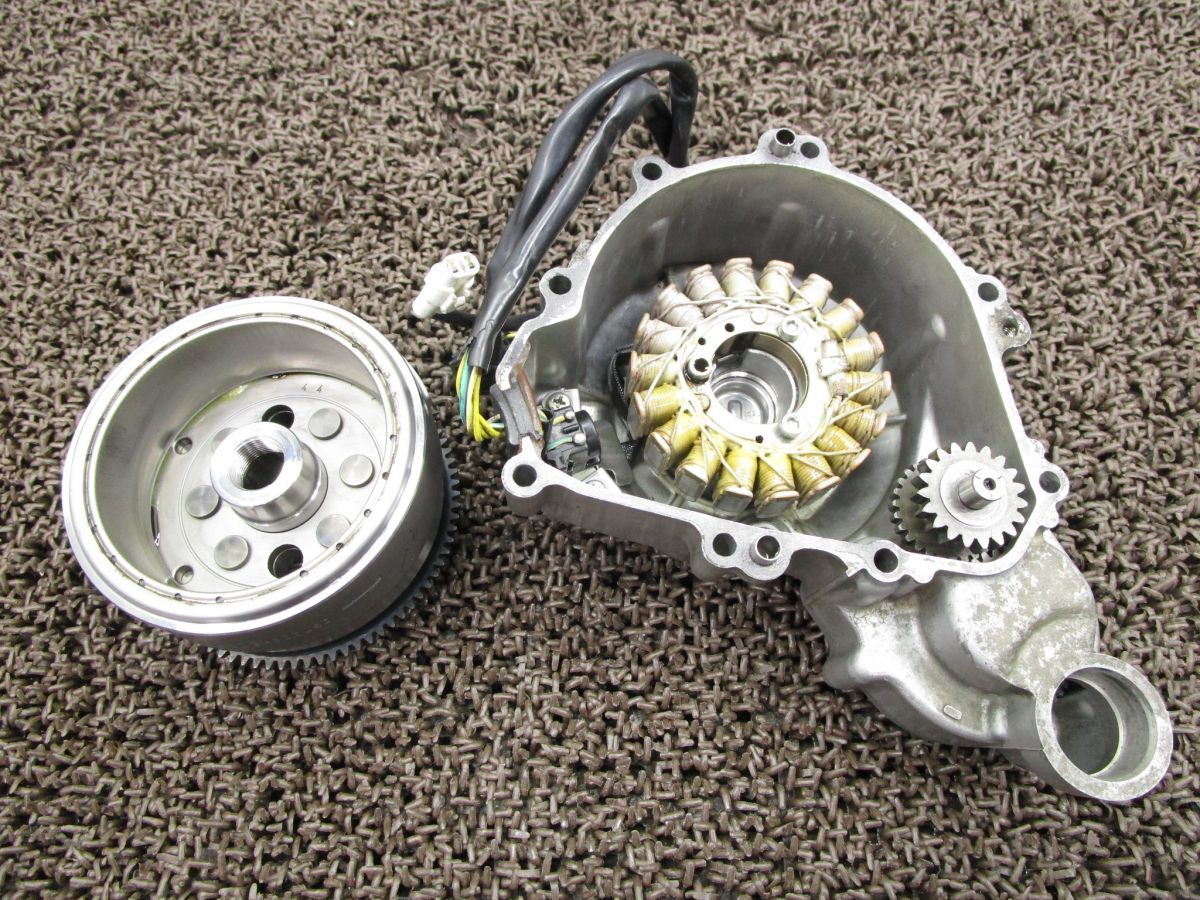 GB250クラブマン ジェネレーターカバー ダイナモ △V167！フライ