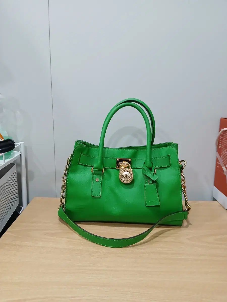 MICHAEL KORS マイケル コース トートバッグとソリッドバッグ 32 24 10 使用感なし