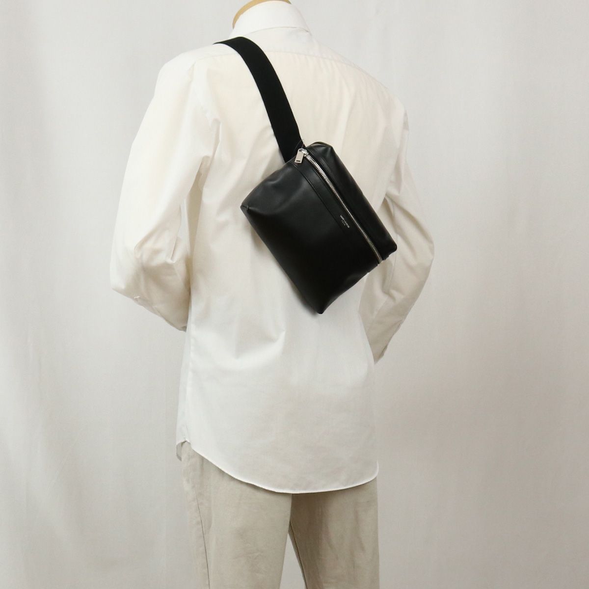 【ほぼ未使用】SAINT LAURENT レザー クロスボディ 634717 SAINT LAURENT サンローラン クロスボディバッグ 634717 ウエスト