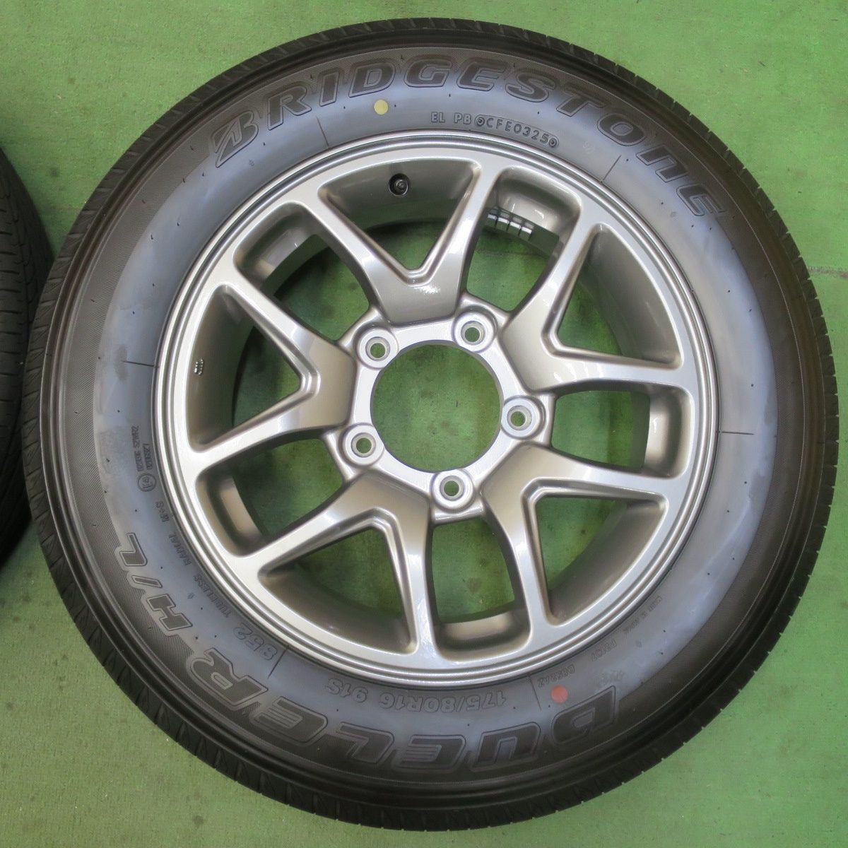 ク*イ様 ジムニー64アルミホイール ジムニー JB64 JB74 JB23 JA22 JA12 JA11 +20 1655 16インチ 5.5J 139