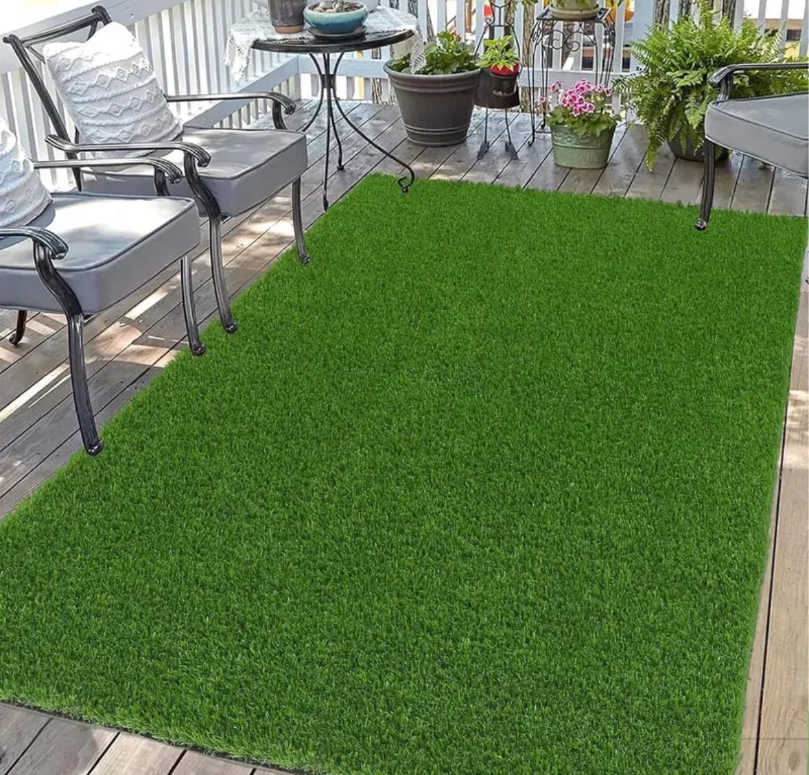 人工芝 人工芝ラグ 屋内 屋外 ラグ フェイクグラスマット 合成芝マット 犬用芝生マット 排水穴付き ペット用 庭の芝生の風景用 庭用芝生 ヤード 偽の芝生 犬用合成繊維 グラスマット アウトドア 庭 ガーデニング 人工芝マット おしゃれ オシャレ 緑 自然