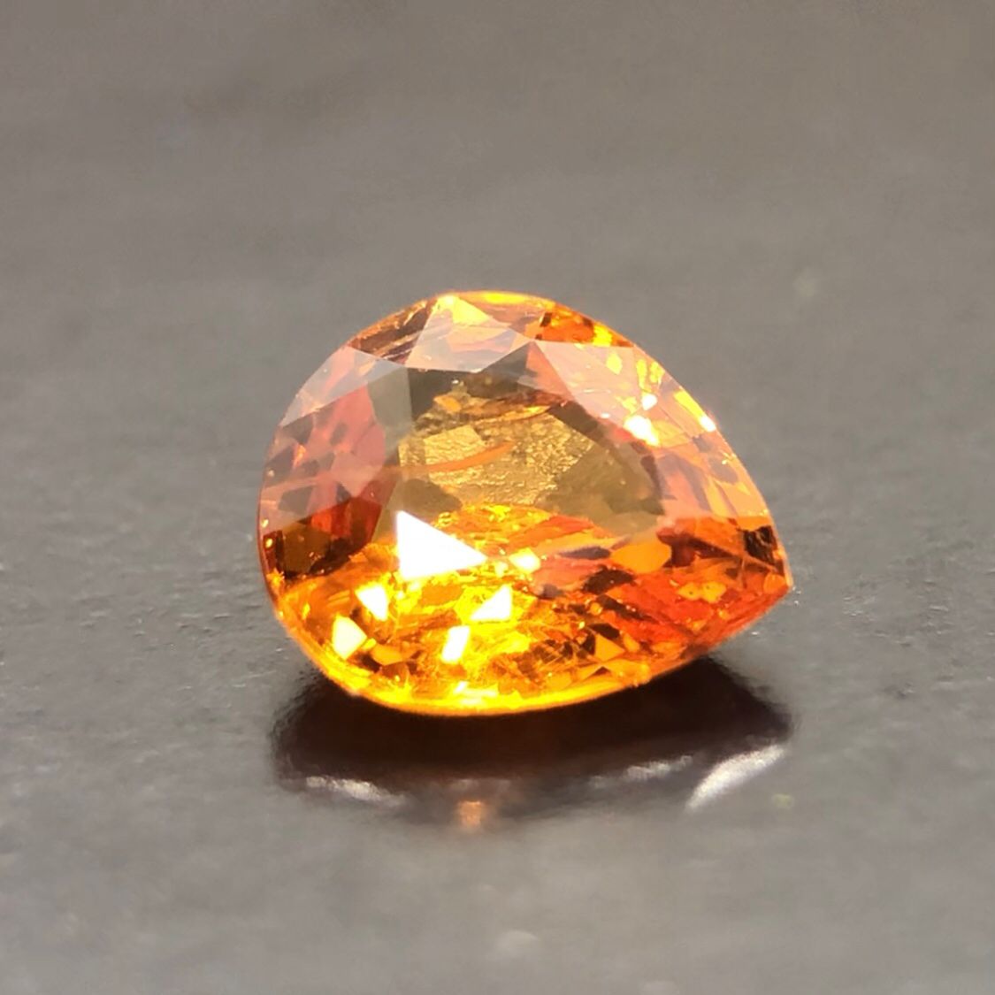 天然 スペサルティンガーネット ルース 1.017ct 美発色 非加熱