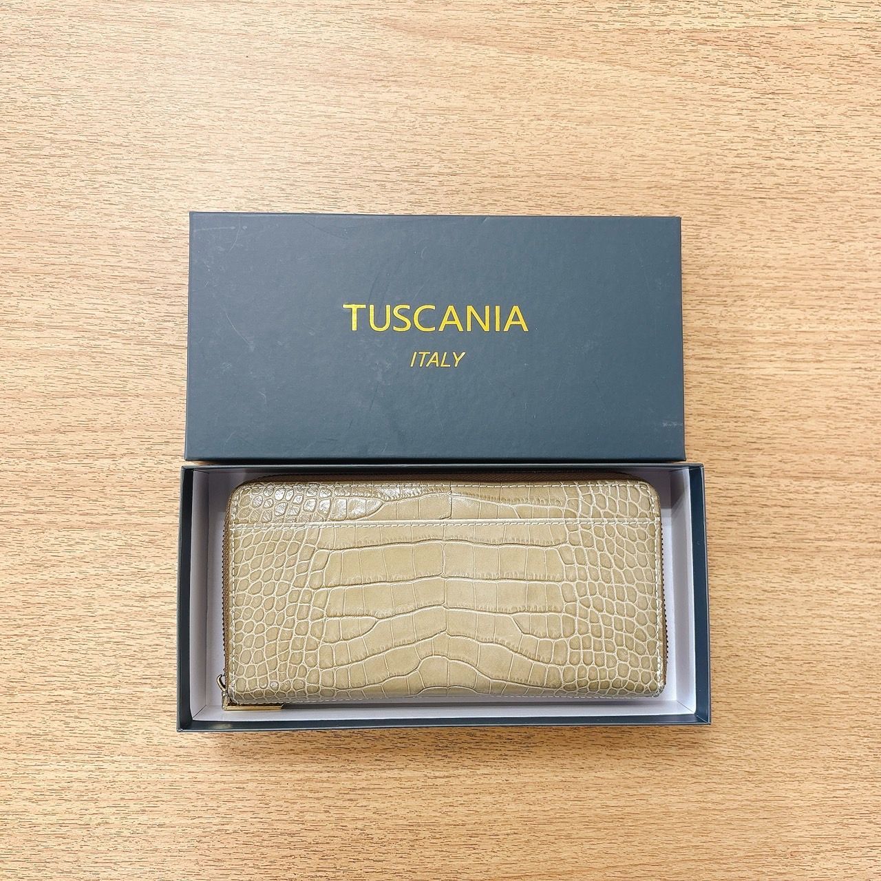 未使用】TUSCANIA トスカーニア クロコ型押し 長財布 HID - メルカリ