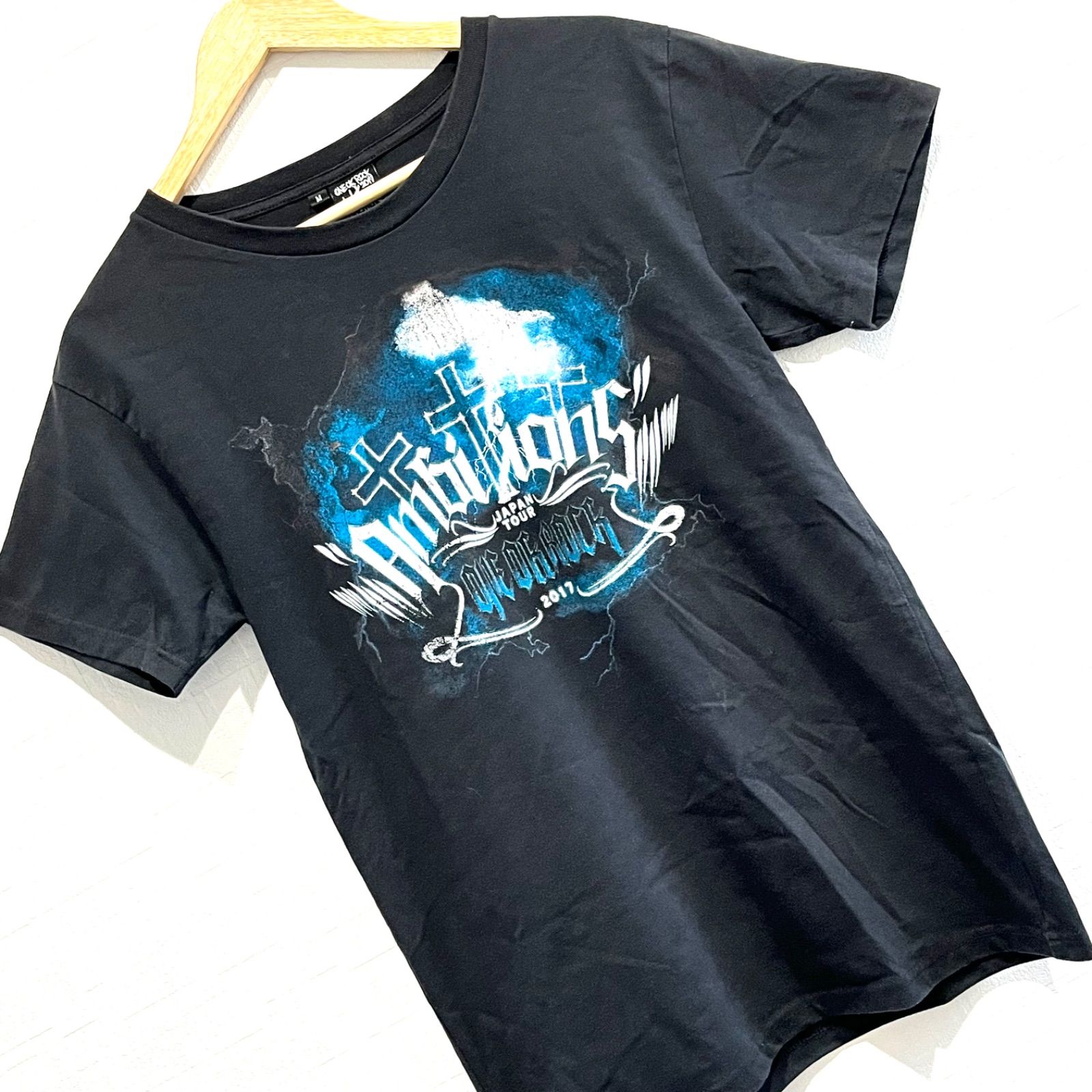 (^w^)b ONE OK ROCK ワンオクロック Tシャツ クルーネック カットソー 半袖 ロック バンド LIVE Ambitions JAPAN TOUR 2017 ライブTシャツ ビックプリント 男女兼用 黒 ブラック メンズ サイズM