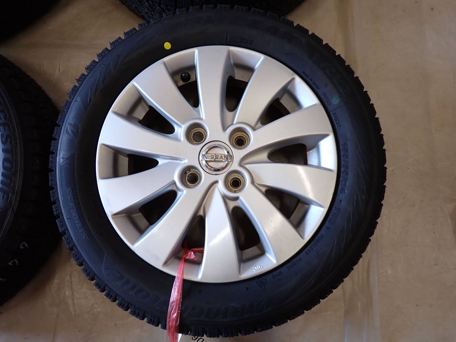 大幅割引！ 冬 製 4本SET 会社宛 155 65R14×4.5J 75Q ブリヂストン ブリザック VRX2 日産 純正 OEM アルミ モコ デイズ NO D6179 【限時特価】