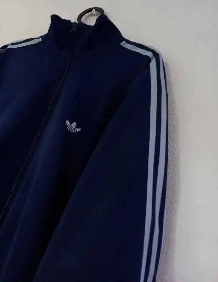 M adidas ネイビー ジャージ Mサイズ adidas ジャージ ネイビー 上下