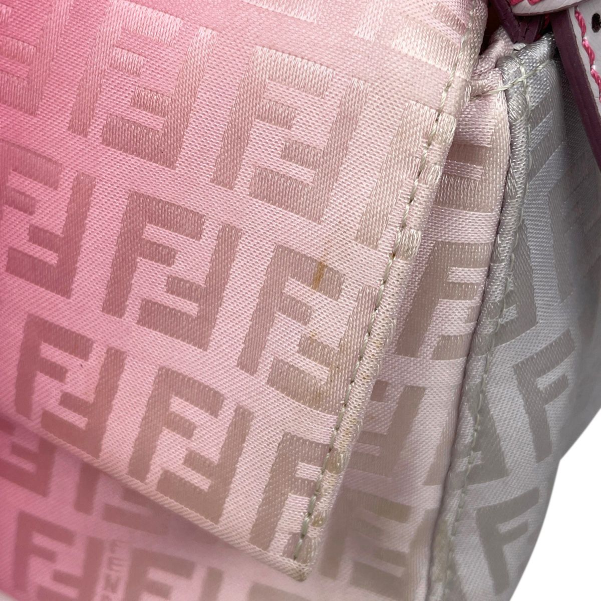 フェンディ FENDI ズッキーノ ナイロン ピンク ブランド小物 ポーチ レディース バッグ 中古 フェンディ FENDI ズッキーノ柄 チェーン ハンドバッグ マンマバケット