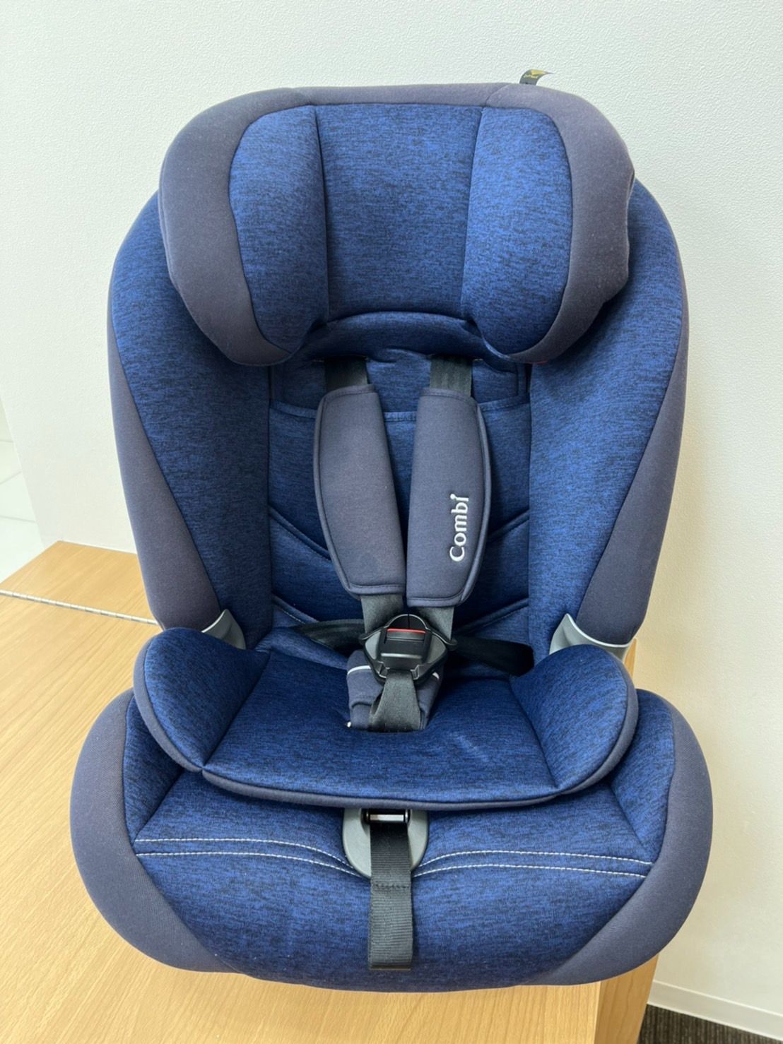 コンビ セイブトレック ISOFIX エッグショック COMBI チャイルドシート