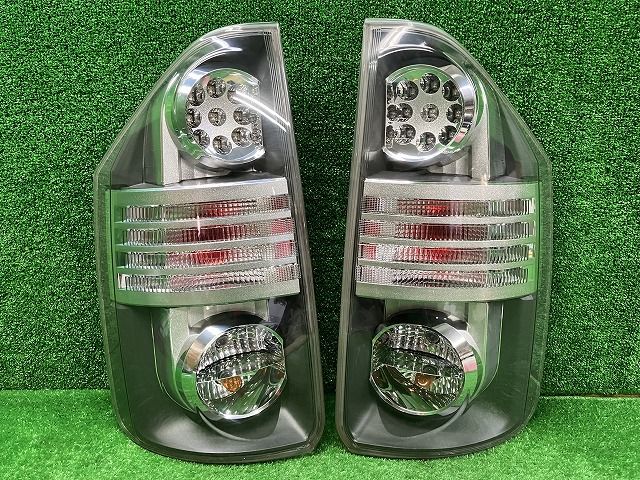 LED玉切れなし トヨタ ZRR70|75 ヴォクシー 前期 テールレンズ 左右 28-199 250509226