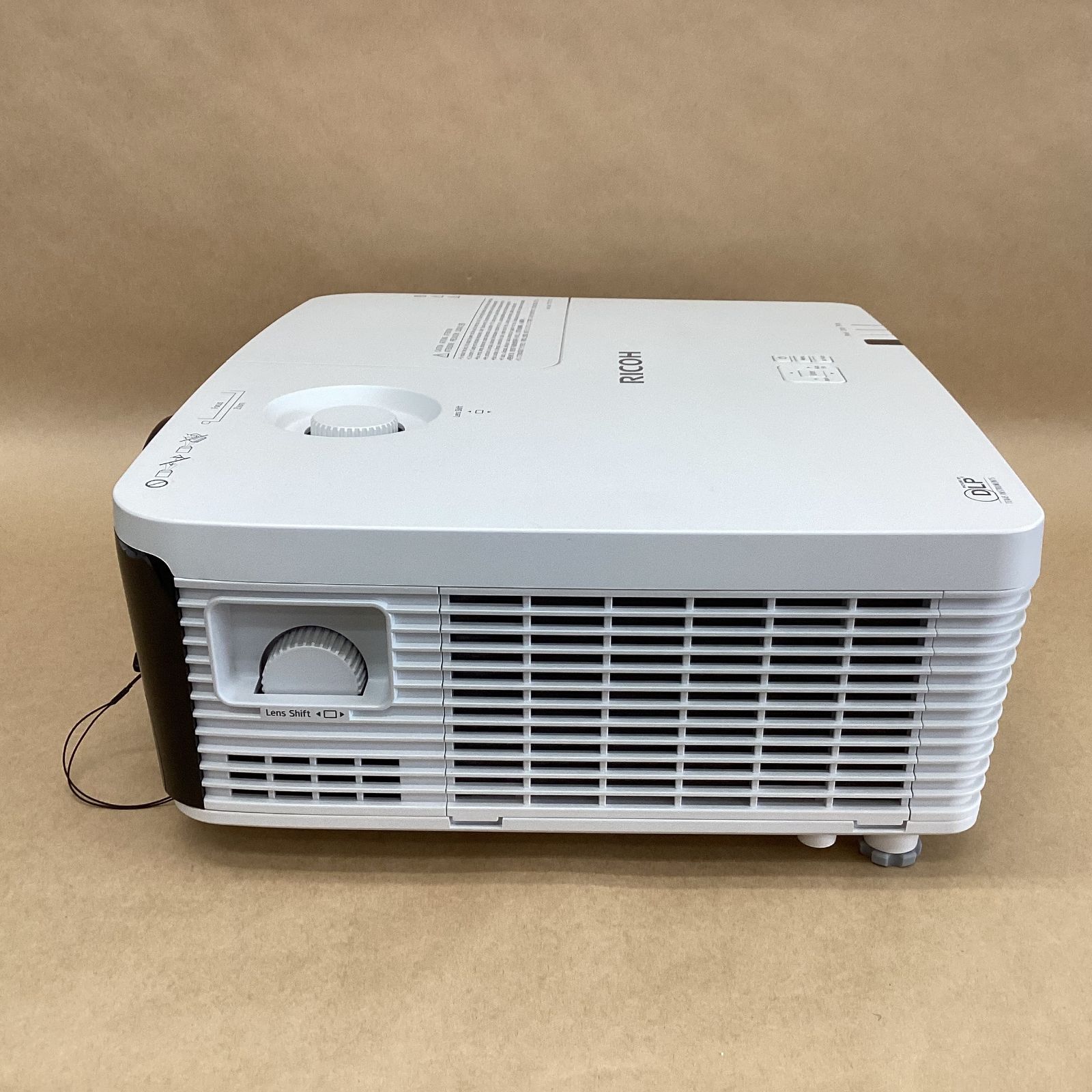 ランプ使用592時間 RICOH ビジネスプロジェクター PJ WU5570 5500