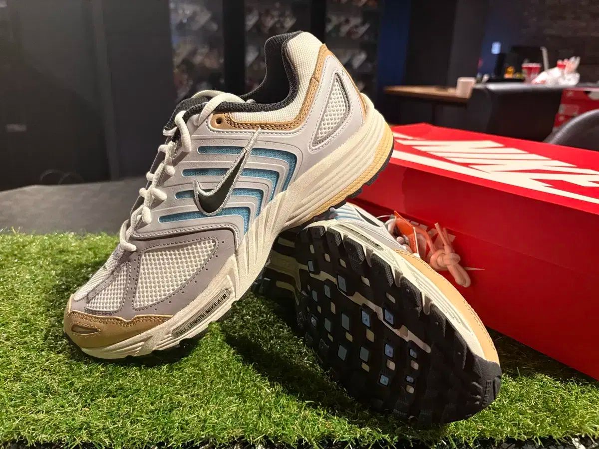 NIKE ナイキ ペガサス 275