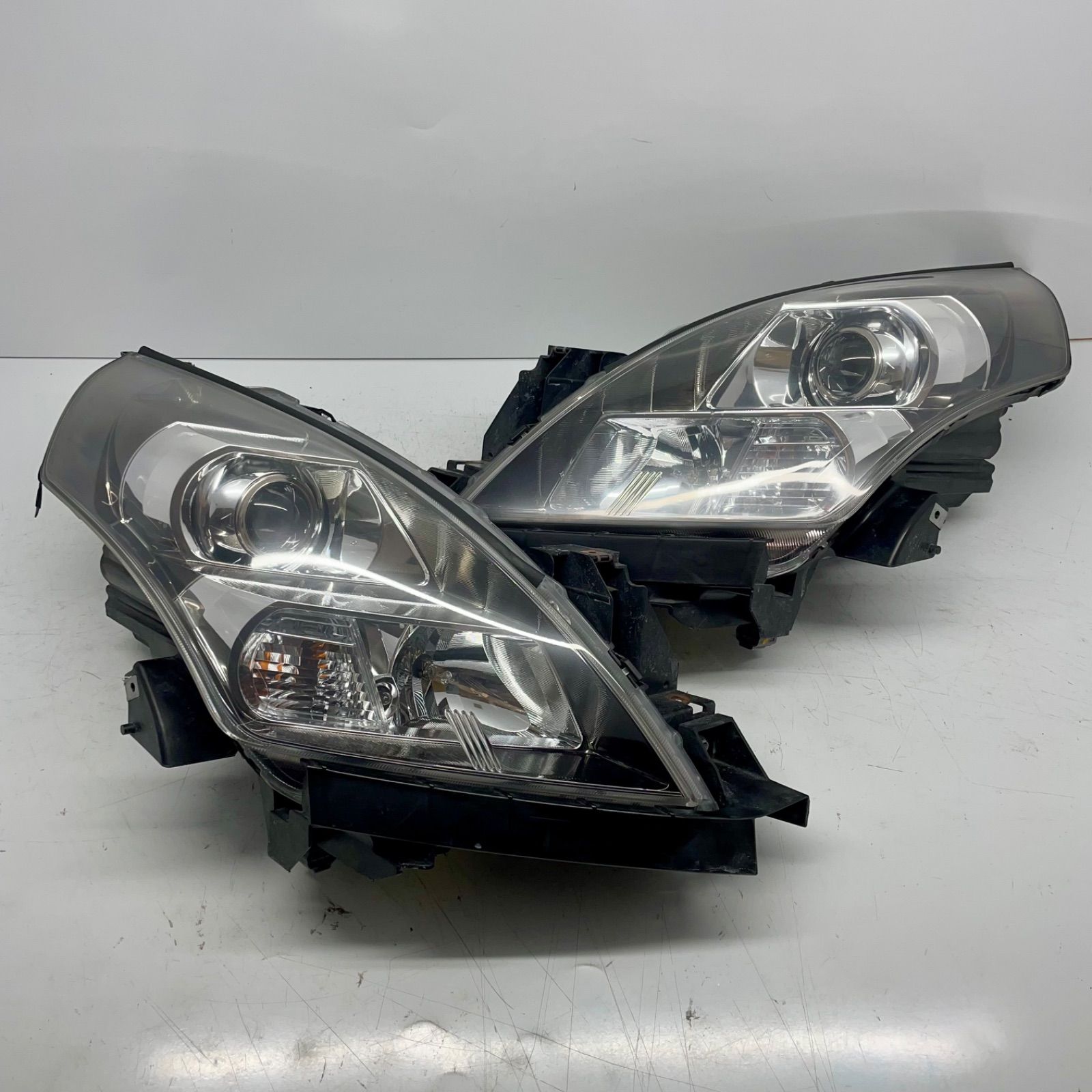 LY3P MPV ヘッドライト 左右セット HID点灯確認OK P5620 AFS無し ヘッドランプ SK 新作登場 マツダ LY3P MPV 後期 ヘッドライト 左右 HID P5620 シ AFS無