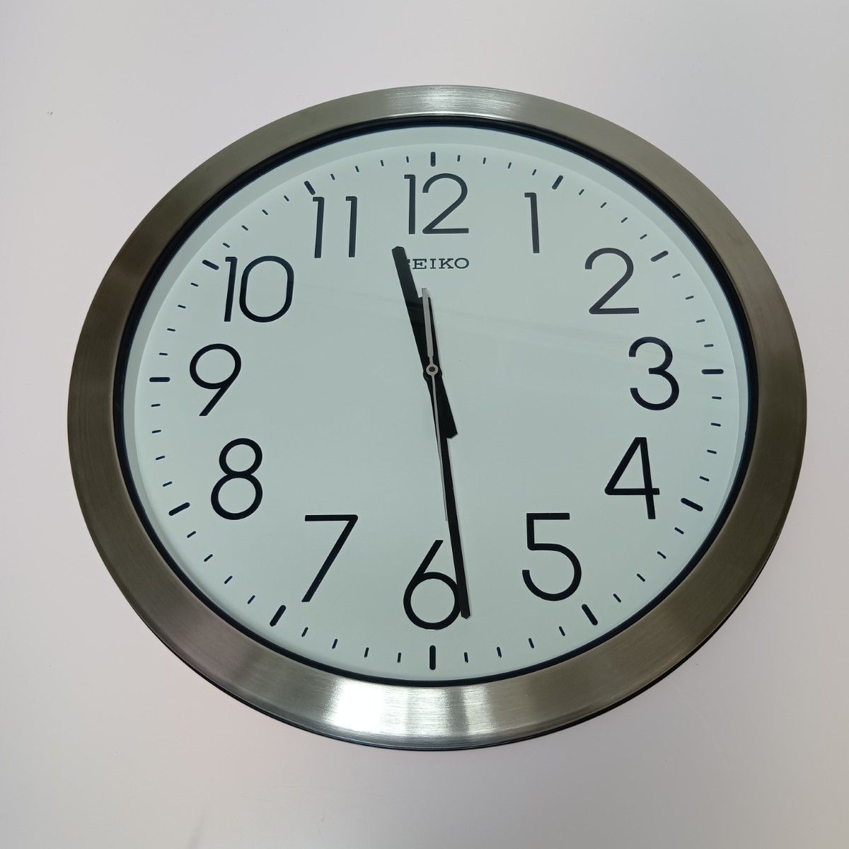 ◎◎SEIKO セイコー 防湿 防塵型 掛け時計 クオーツ KH407S シルバー x ホワイト 動作 済