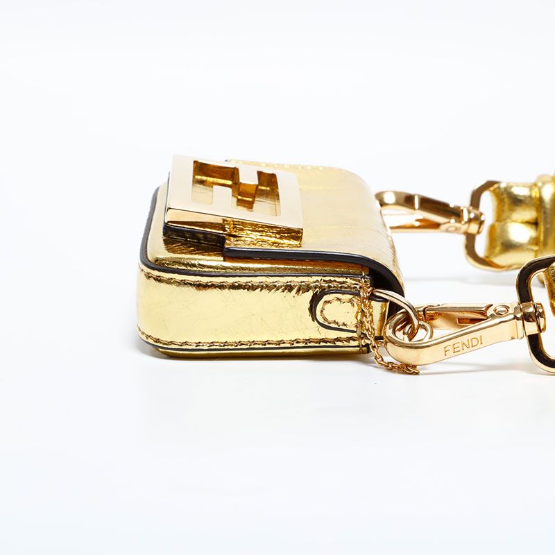 【美品】FENDI フェンディ　マンマバケットモチーフ キーホルダー チャーム FENDI フェンディ ショルダーバッグ ナノ マンマ バケット