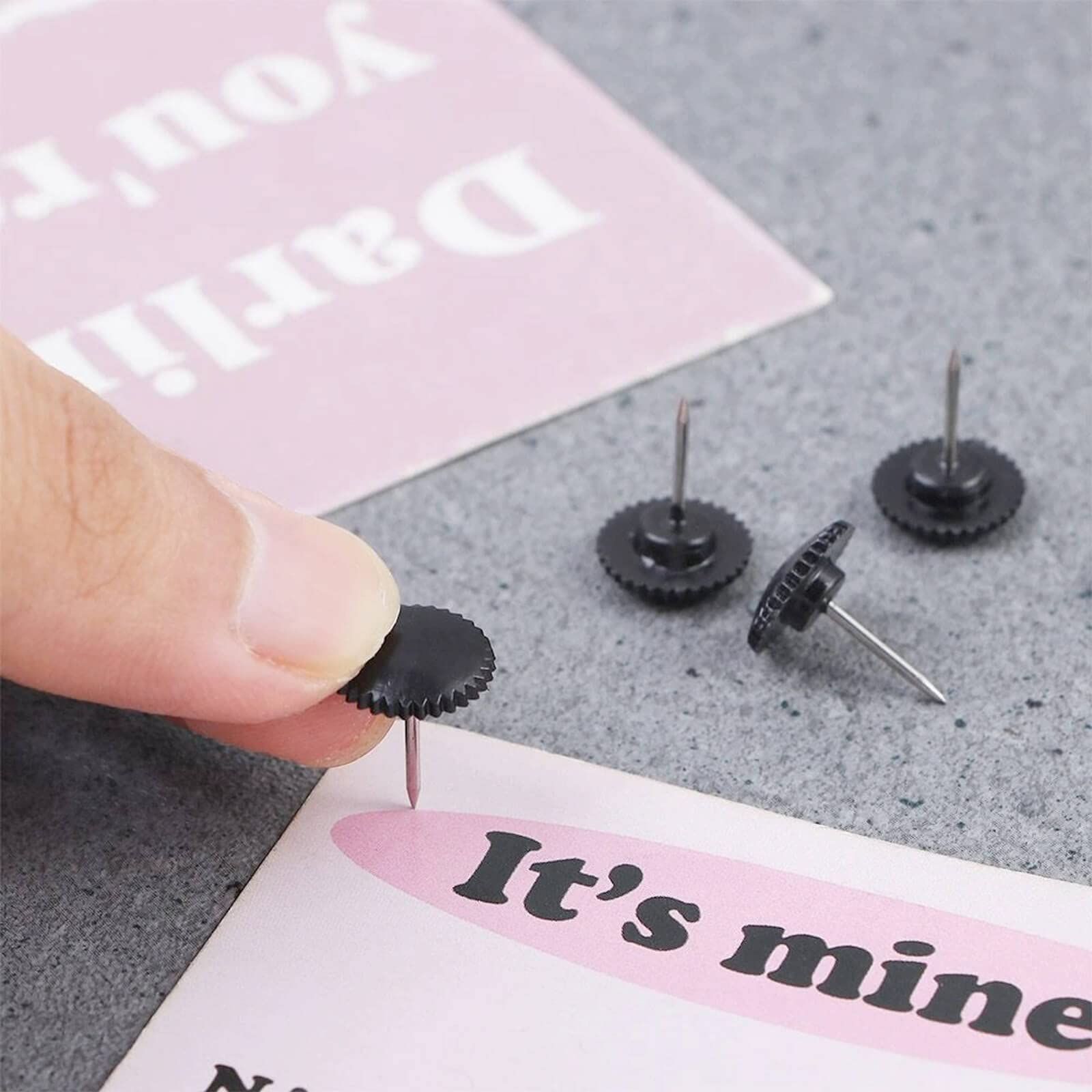 黒 入り おしゃれ 画びょう 抜き 画鋲 あとが残らない ピンフック プッシュピンスタイル ピクチャーフック ピクチャーハンギング釘フレーム 留め具 装飾品釘 アンティーク調 ソファー シューズ ドア カレンダー固定用 ボー 学校用文房具 テープ 画鋲 ピン フック マグネット 画鋲