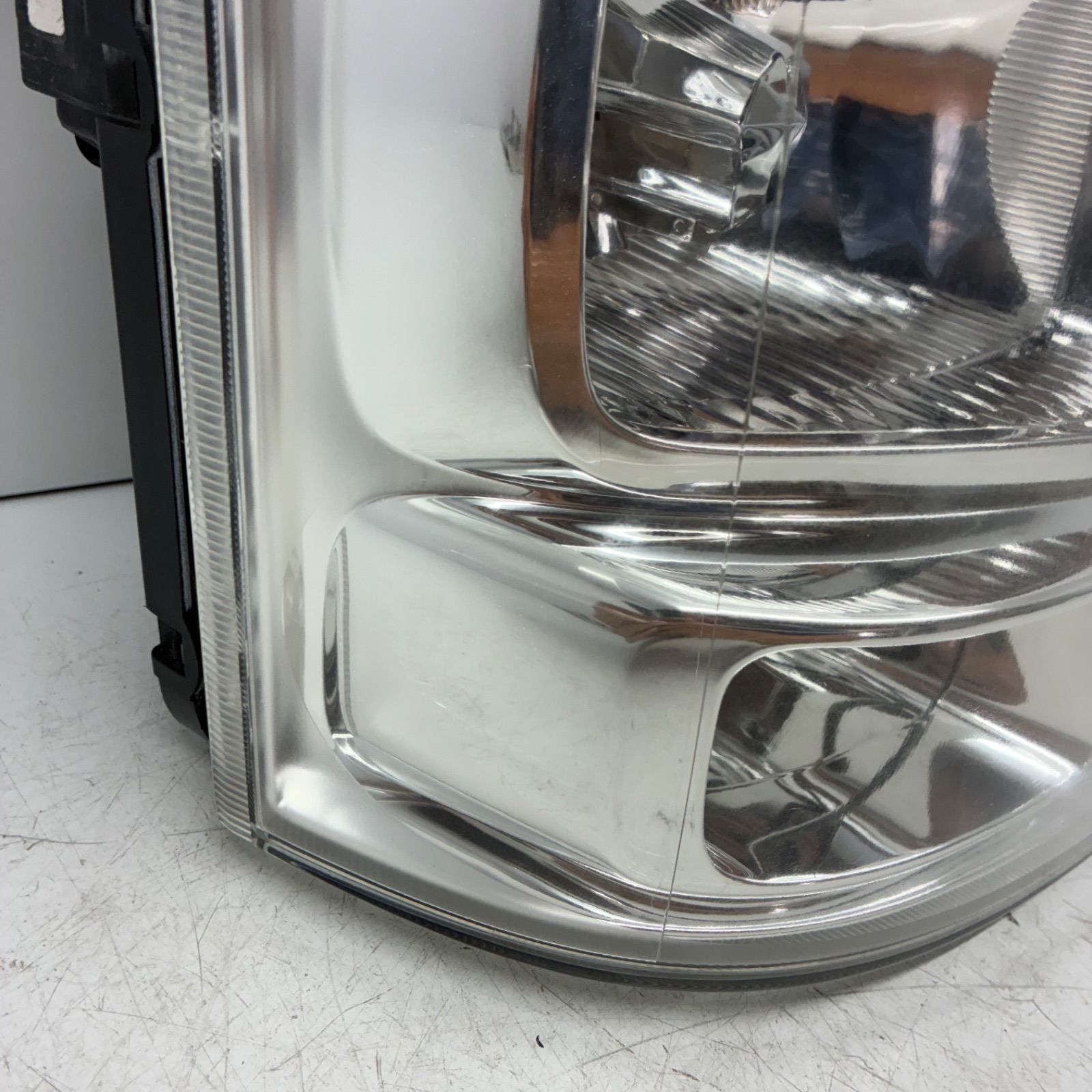 スクラムワゴン エブリィワゴン ヘッドライト左右中古 DA64W エブリイワゴン 純正ヘッドライト左右 HID エブリー スクラム の