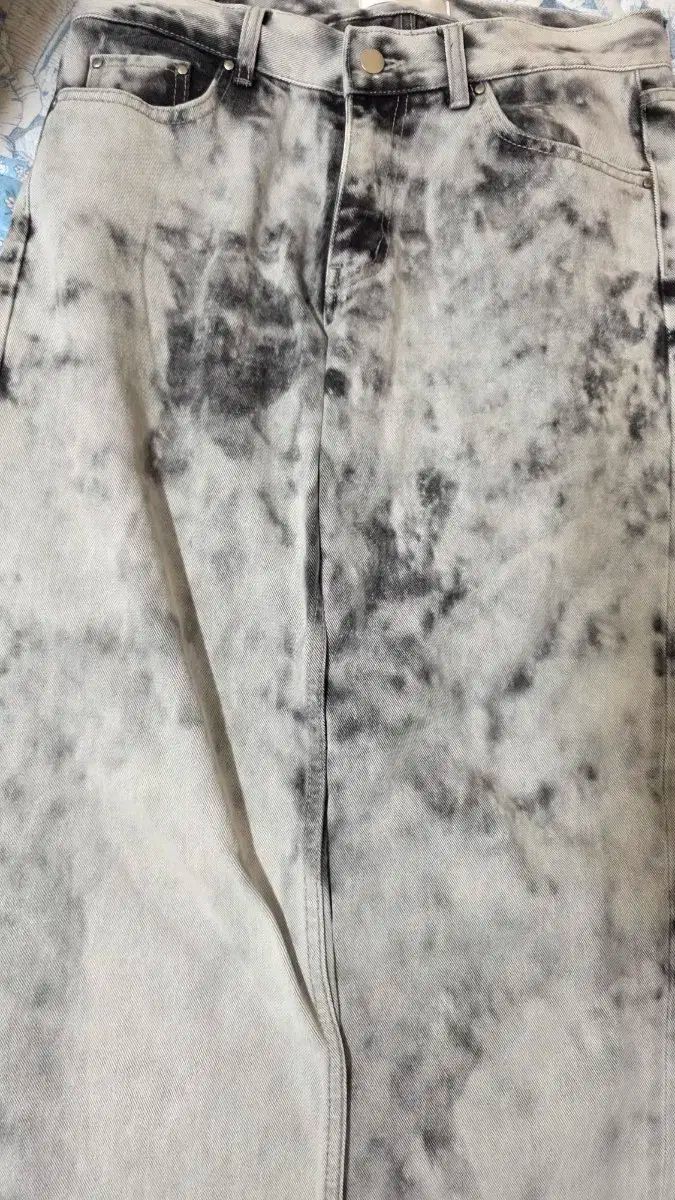 チン・ダウン ウォッシュド デニム パンツ ホワイト/白 L ／ XL サイズ