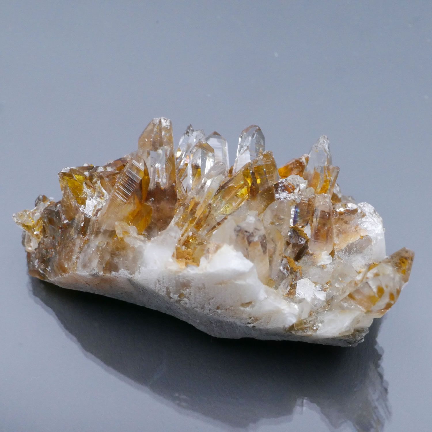 モリオン　菊花水晶　クラスター　原石 天然石 四川省産の菊花水晶クラスター モリオン 菊花水晶