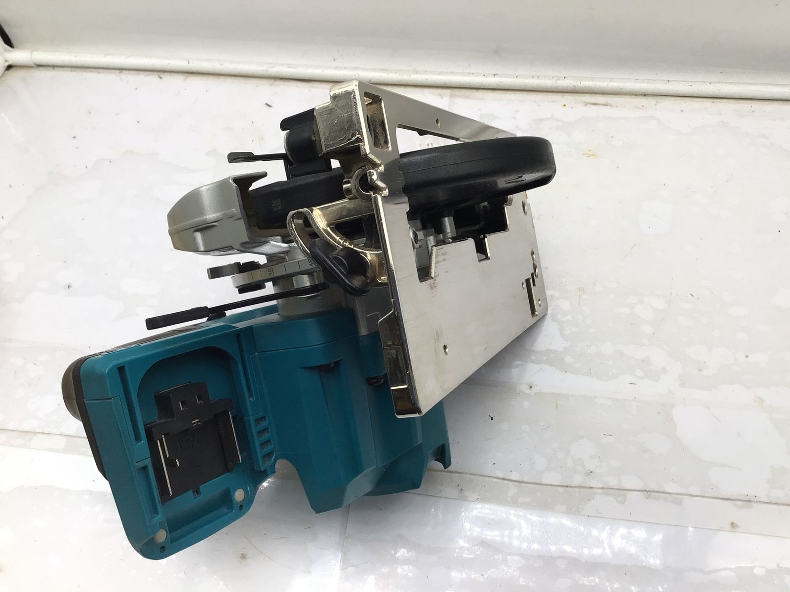 165mm18v充電式マルノコ HS631DZ