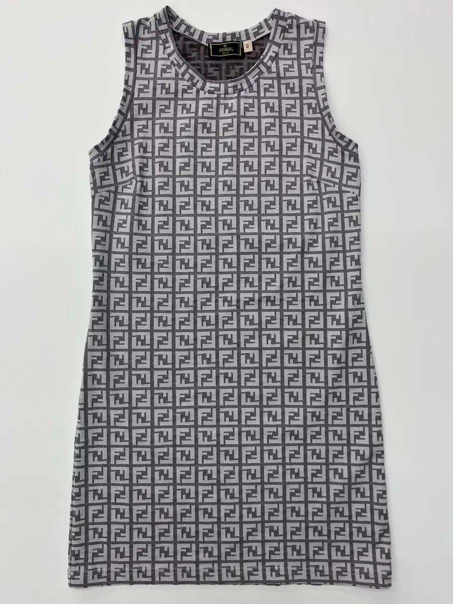 FENDI フェンディ ノースリーブ ワンピース ズッカ柄 パイル地 FENDI フェンディ ノースリーブ ワンピース ズッカ柄 パイル地