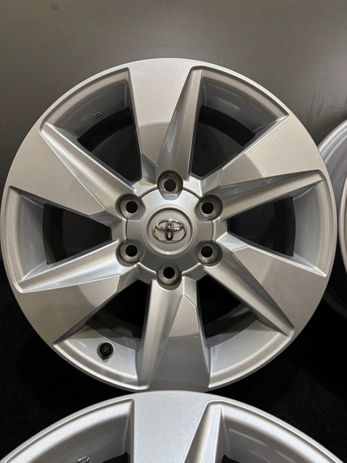 ランドクルーザー プラド150 後期 純正17インチ ホイール4本 トヨタ