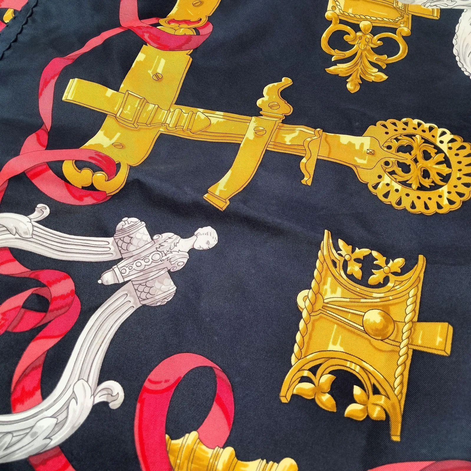 HERMES エルメス カレ90 鉄細工 FERRONNERIE タグなし HERMES エルメス カレ90 FERRONNERIE 鉄細工 タグ無し - メルカリ