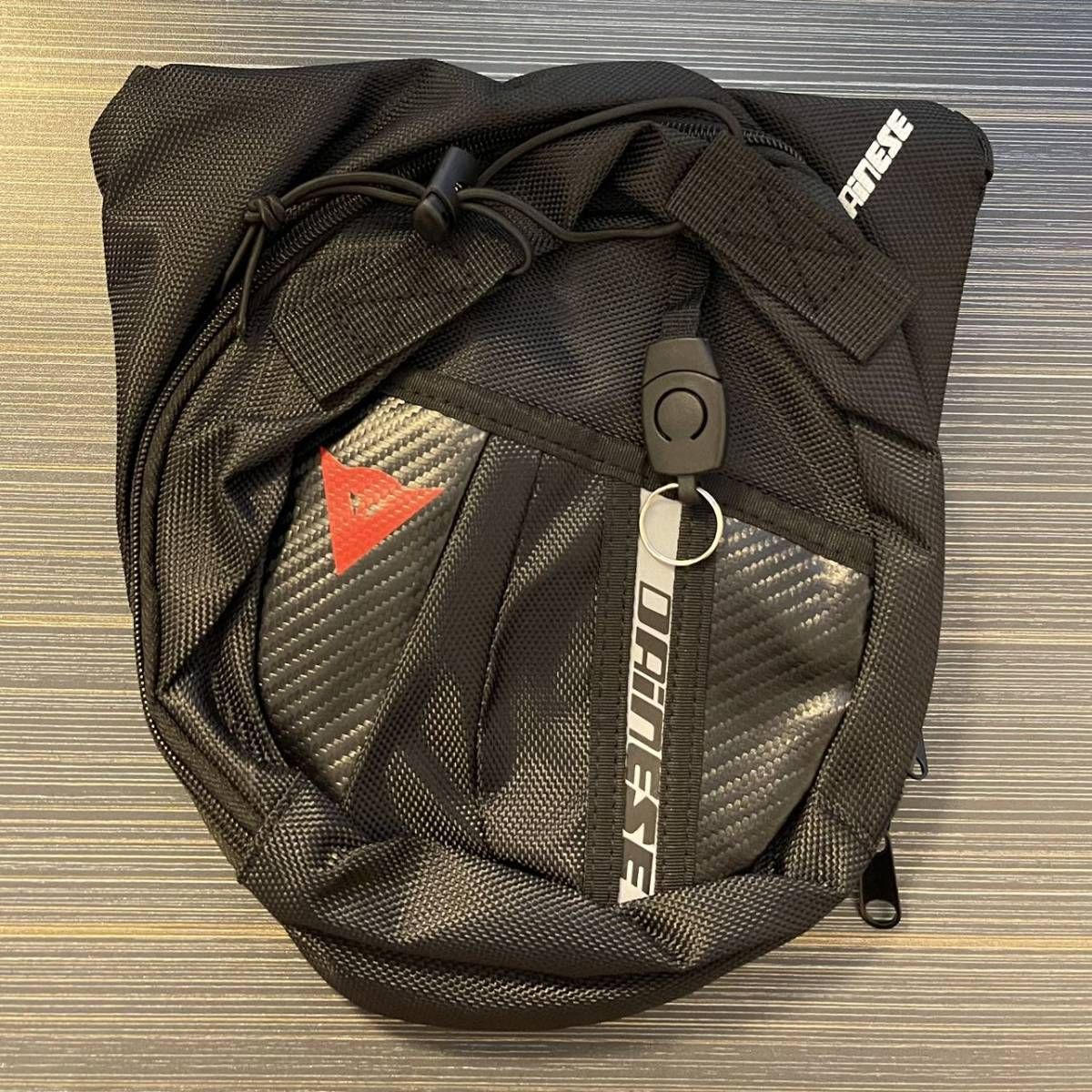 ★アウトレット新品★ MotoGP RACING Dainese 太ももバッグ ウエストパック レッグポーチ オートバイ レーシング 耐久性 便利グッズ