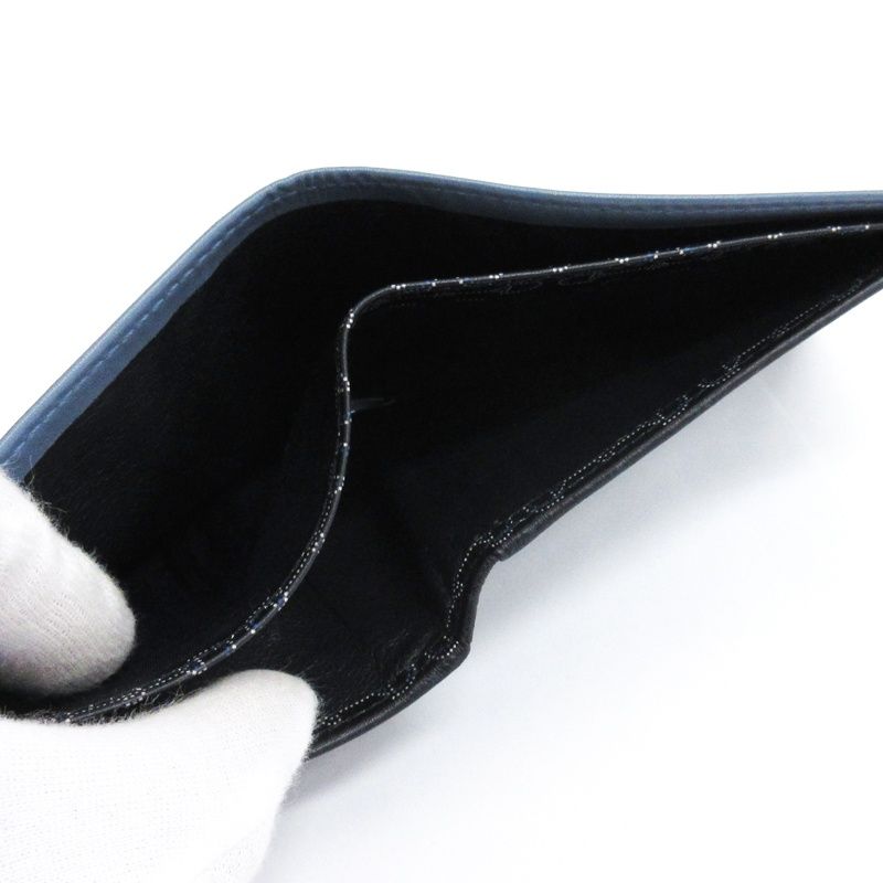 GUCCI ブルー　二つ折り財布　イタリア製 グッチ GUCCI 二つ折り財布 お札入れ レザー イタリア製 04795