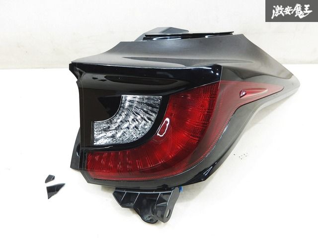 ストア出品 トヨタ 純正 MXPA10 MXPA15 KSP210 ヤリス 右 右側