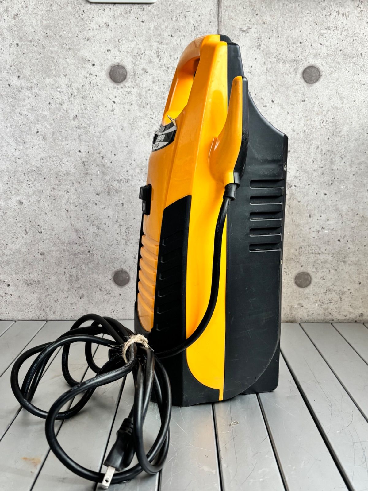 高儀(Takagi) 高圧洗浄機 WM-10 高儀 高圧洗浄機 WM-10の中古 中古C傷汚れあり 《埼玉・上尾