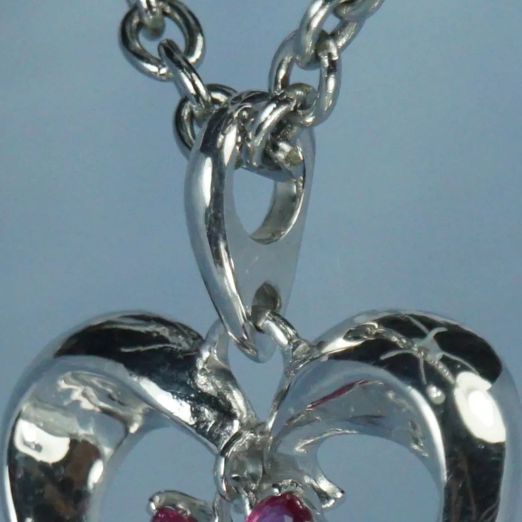 Sv925 ルビーとダイヤ ハートのペンダント オファー 楽天市場】pt900