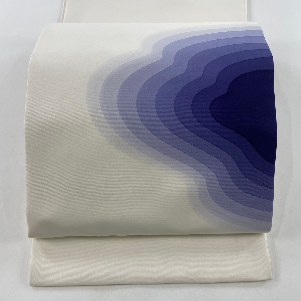 開き名古屋帯 秀品 斉藤三才 落款 幾何学模様 クリーム 正絹