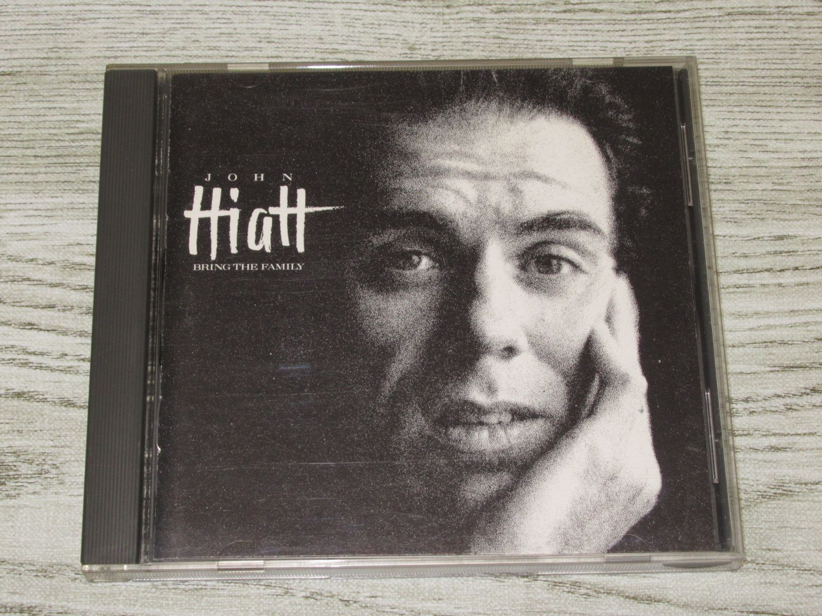 CD JOHN HIATT BRING THE FAMILY ジョン・ハイアット - メルカリ