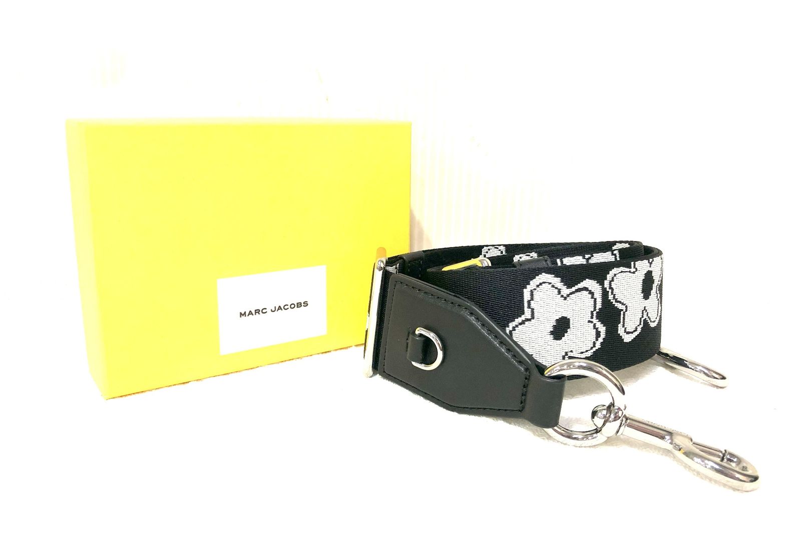 MARC JACOBS マークジェイコブス 2S5SST004S02 ザ デイジー ウェビング ストラップ ショルダーストラップ 花柄 ブラック|ホワイト