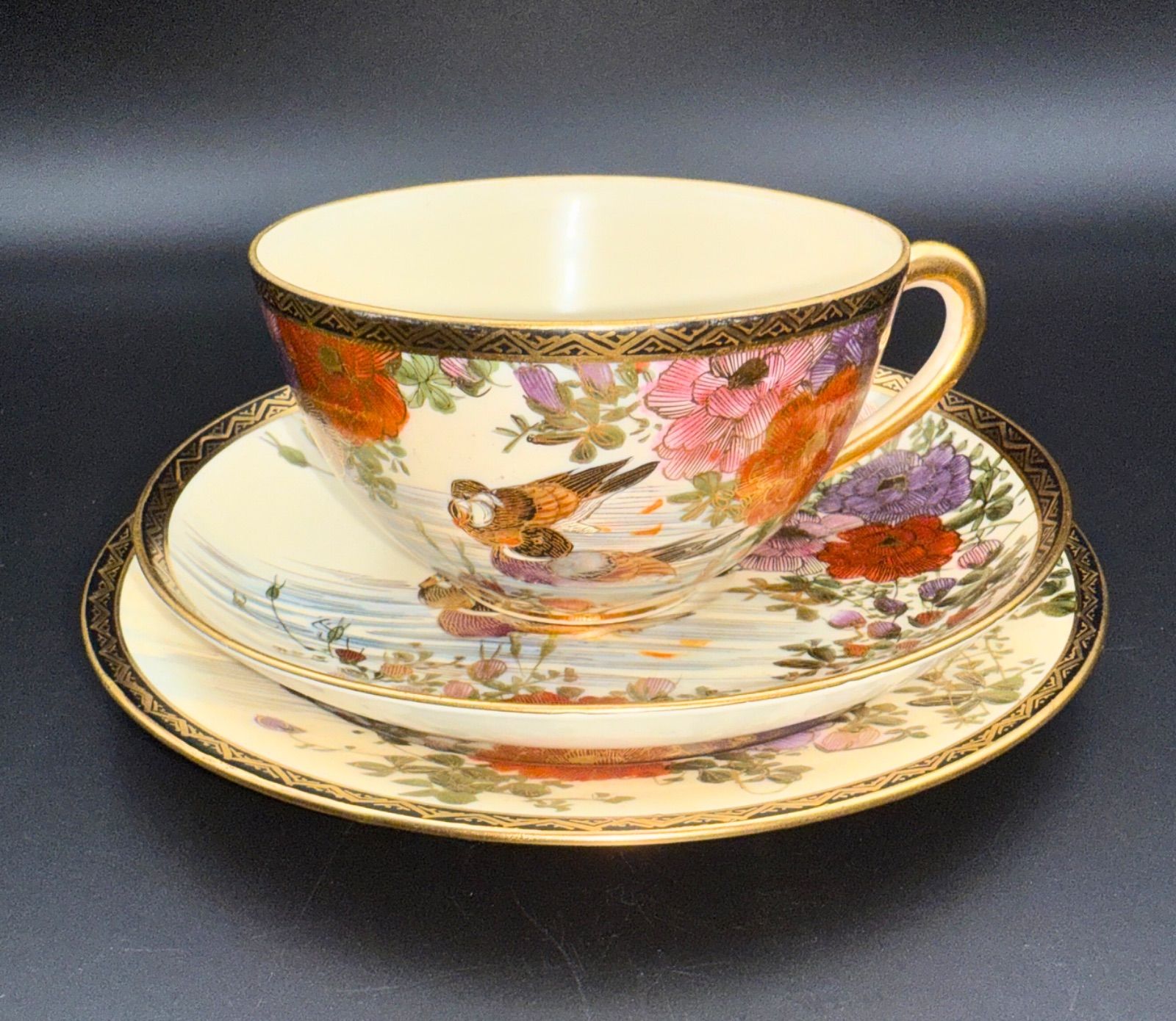 最終処超レア明治里帰り美術品カップ＆ソーサー完品　竹山　点盛り　芸妓　雅な雰囲気 希少】明治期 薩摩 里帰りアンティーク 金彩 百花繚乱×鴨図 銘